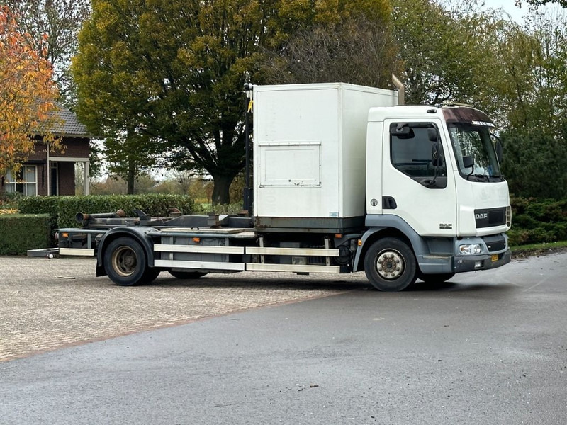 Camião polibenne DAF LF 45 180!! HAAKARM/CONTAINER!!MOBILE WORKSHOP!!: foto 3