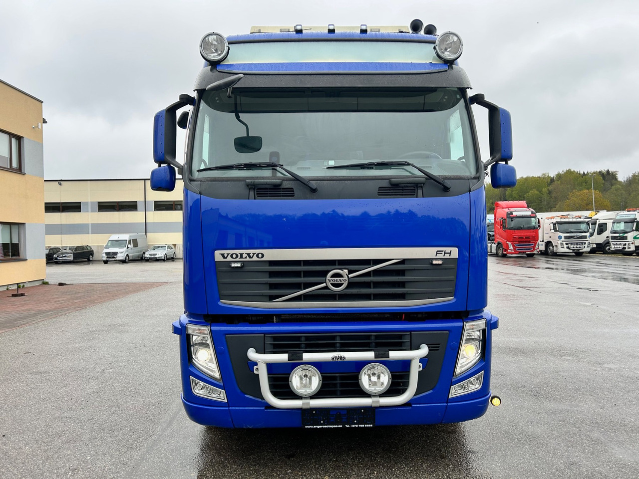 Camião de caixa aberta/ Plataforma, Camião grua VOLVO FH460: foto 4