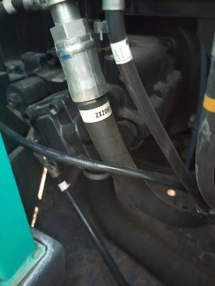 Escavadora de rastos KOBELCO SK75-8: foto 4