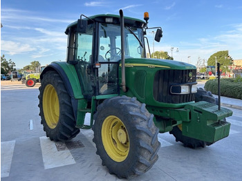 Trator JOHN DEERE 6220