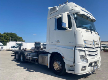 Camião chassi MERCEDES-BENZ Actros 2545