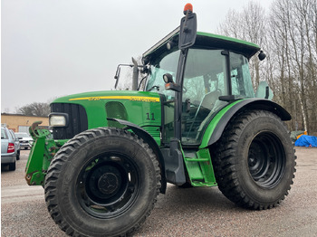 Trator JOHN DEERE 5720