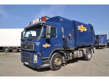 Caminhão de lixo VOLVO FM9