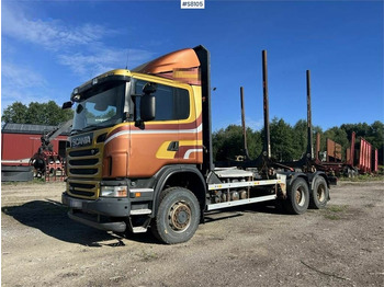 Camião de transporte de madeira SCANIA G 480