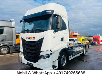 Camião transportador de contêineres/ Caixa móvel IVECO S-WAY