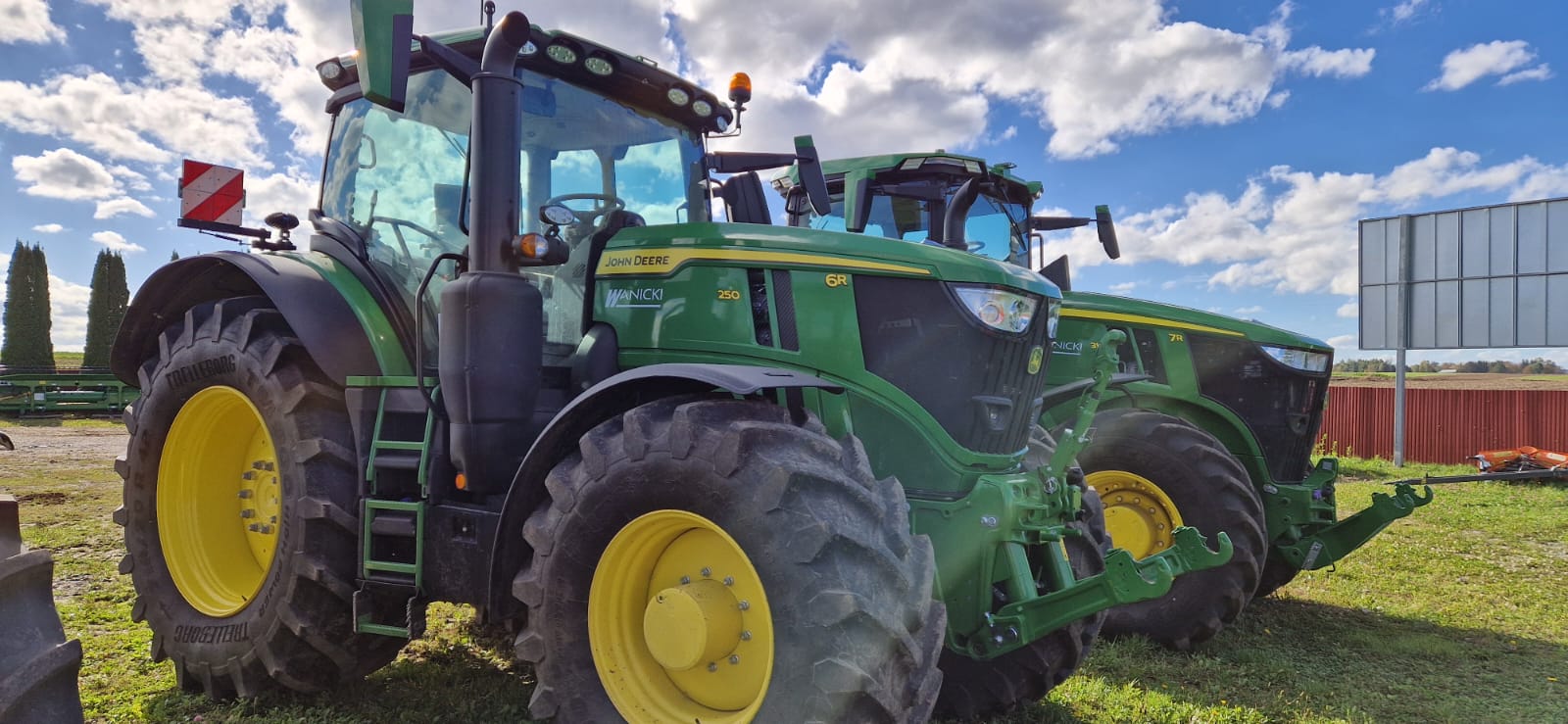 Trator JOHN DEERE 6R 250