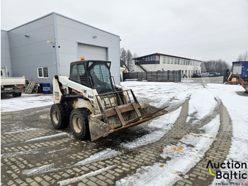 Mini pá carregadora BOBCAT S220