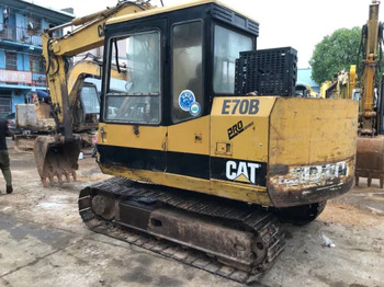 Escavadora de rastos CATERPILLAR E70B