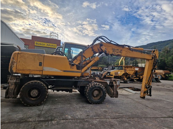 Escavadeira de rodas LIEBHERR A904C: foto 4