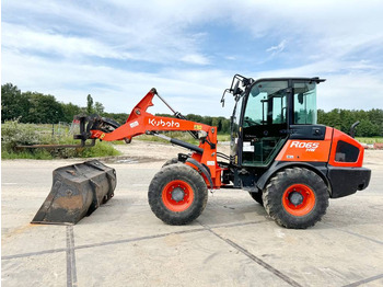 Pá carregadora de rodas KUBOTA R065