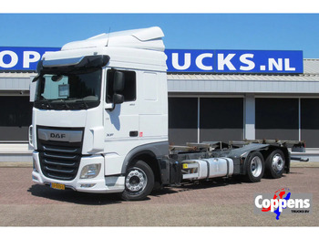 Camião transportador de contêineres/ Caixa móvel DAF XF 450