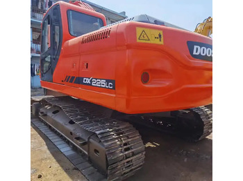 Escavadora de rastos DOOSAN DX225