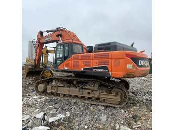 Escavadora de rastos DOOSAN DX520