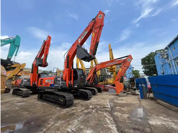 Escavadora de rastos Hot sale Low Working Hour Hitachi zx120 cheap used excavator Japan Made Hitachi  zx200 20 ton Excavator in good condition: foto 3