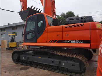 Escavadora de rastos DOOSAN DX225LC