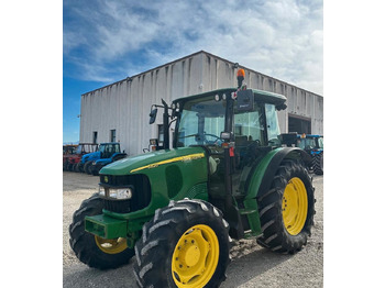 Trator JOHN DEERE 5820