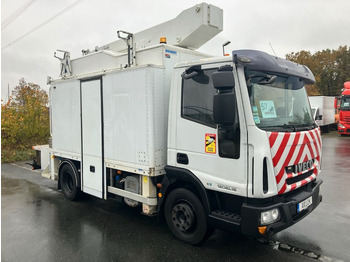 Caminhão com plataforma aérea IVECO EuroCargo 120E