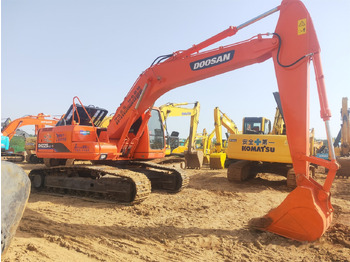 Escavadora de rastos Doosan DH225LC-7: foto 5