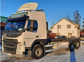 Camião transportador de contêineres/ Caixa móvel VOLVO FM13