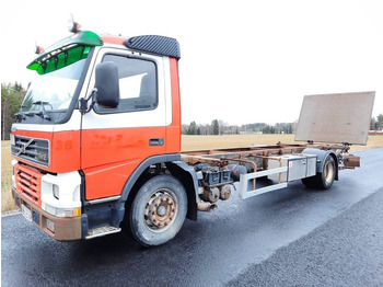 Camião transportador de contêineres/ Caixa móvel VOLVO FM12