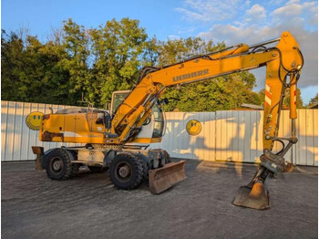 Escavadeira de rodas LIEBHERR A 900