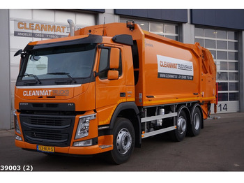 Caminhão de lixo VOLVO FM 330