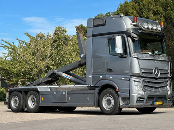 Camião polibenne MERCEDES-BENZ Actros 2551