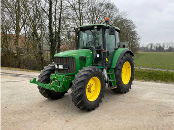 Trator JOHN DEERE 6220