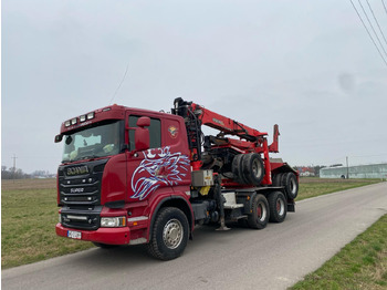 Camião de transporte de madeira SCANIA R 620