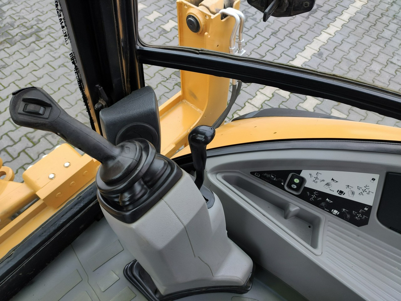 Retroescavadeira Caterpillar 444E Premier Sterowanie na Joystickach FULL OPCJA: foto 6 Retroescavadeira Caterpillar 444E Premier Sterowanie na Joystickach FULL OPCJA: foto 6