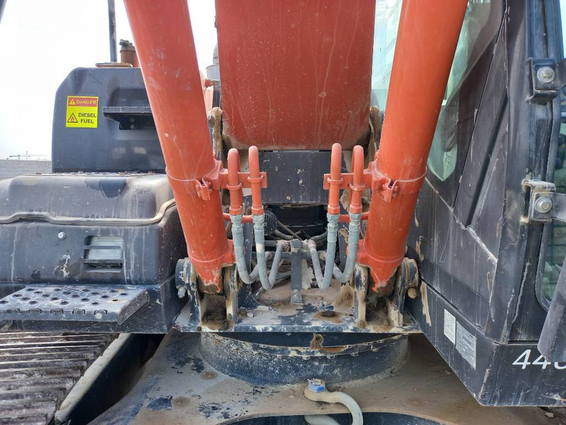 Escavadora de rastos Hitachi ZX220 LC (Abu Dhabi): foto 17