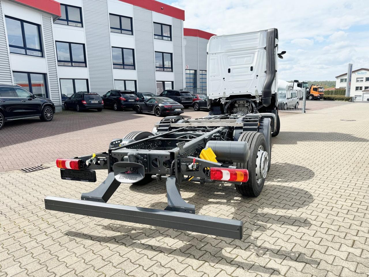 Camião chassi novo Mercedes-Benz Actros 2548 L 6x2 Actros 2548 L 6x2, Retarder, Lenk-/Liftachse, Navi, MirrorCam, MultimediaCockpit: foto 8 Camião chassi novo Mercedes-Benz Actros 2548 L 6x2 Actros 2548 L 6x2, Retarder, Lenk-/Liftachse, Navi, MirrorCam, MultimediaCockpit: foto 8