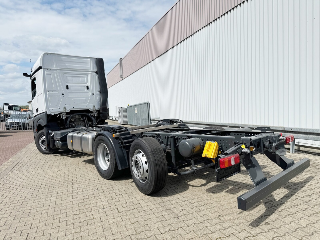 Camião chassi novo Mercedes-Benz Actros 2548 L 6x2 Actros 2548 L 6x2, Retarder, Lenk-/Liftachse, Navi, MirrorCam, MultimediaCockpit: foto 10 Camião chassi novo Mercedes-Benz Actros 2548 L 6x2 Actros 2548 L 6x2, Retarder, Lenk-/Liftachse, Navi, MirrorCam, MultimediaCockpit: foto 10
