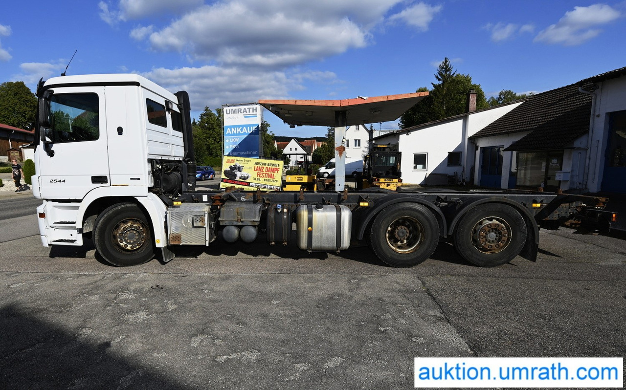 Leasing de MERCEDES-BENZ Actros 2544 BDF MP3 Euro 5 Retarder Klima MERCEDES-BENZ Actros 2544 BDF MP3 Euro 5 Retarder Klima: foto 9