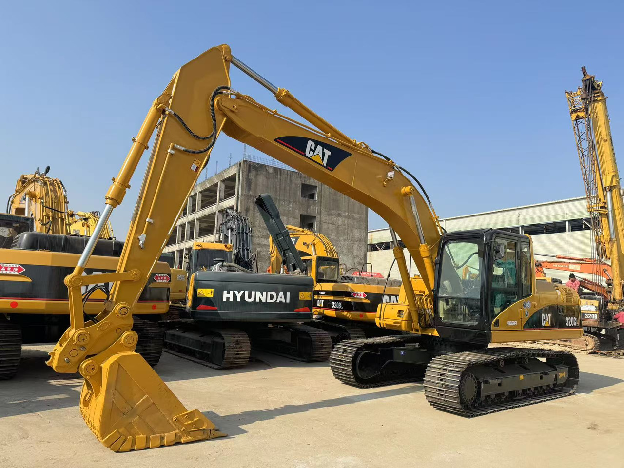 Escavadora de rastos CATERPILLAR 320C: foto 8