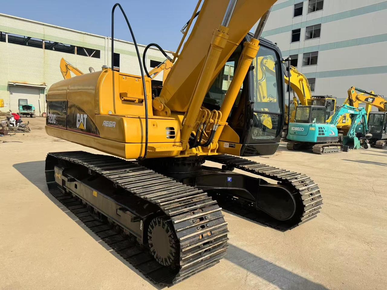 Escavadora de rastos CATERPILLAR 320C: foto 7