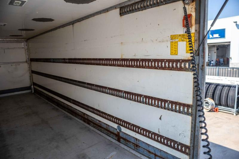 Camião frigorífico Renault MIDLUM 280DXI+POUSSIN/CHICKEN/KUIKEN/KÛKEN: foto 9 Camião frigorífico Renault MIDLUM 280DXI+POUSSIN/CHICKEN/KUIKEN/KÛKEN: foto 9