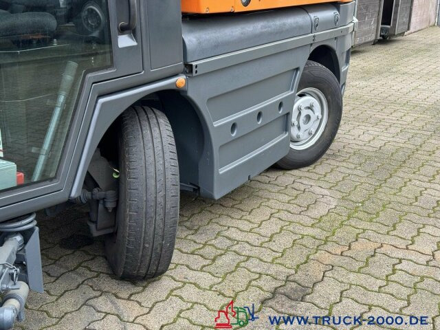 Leasing de Schmidt Swingo Compact 200 4 Radlenkung Kehren + Sprühen Schmidt Swingo Compact 200 4 Radlenkung Kehren + Sprühen: foto 6