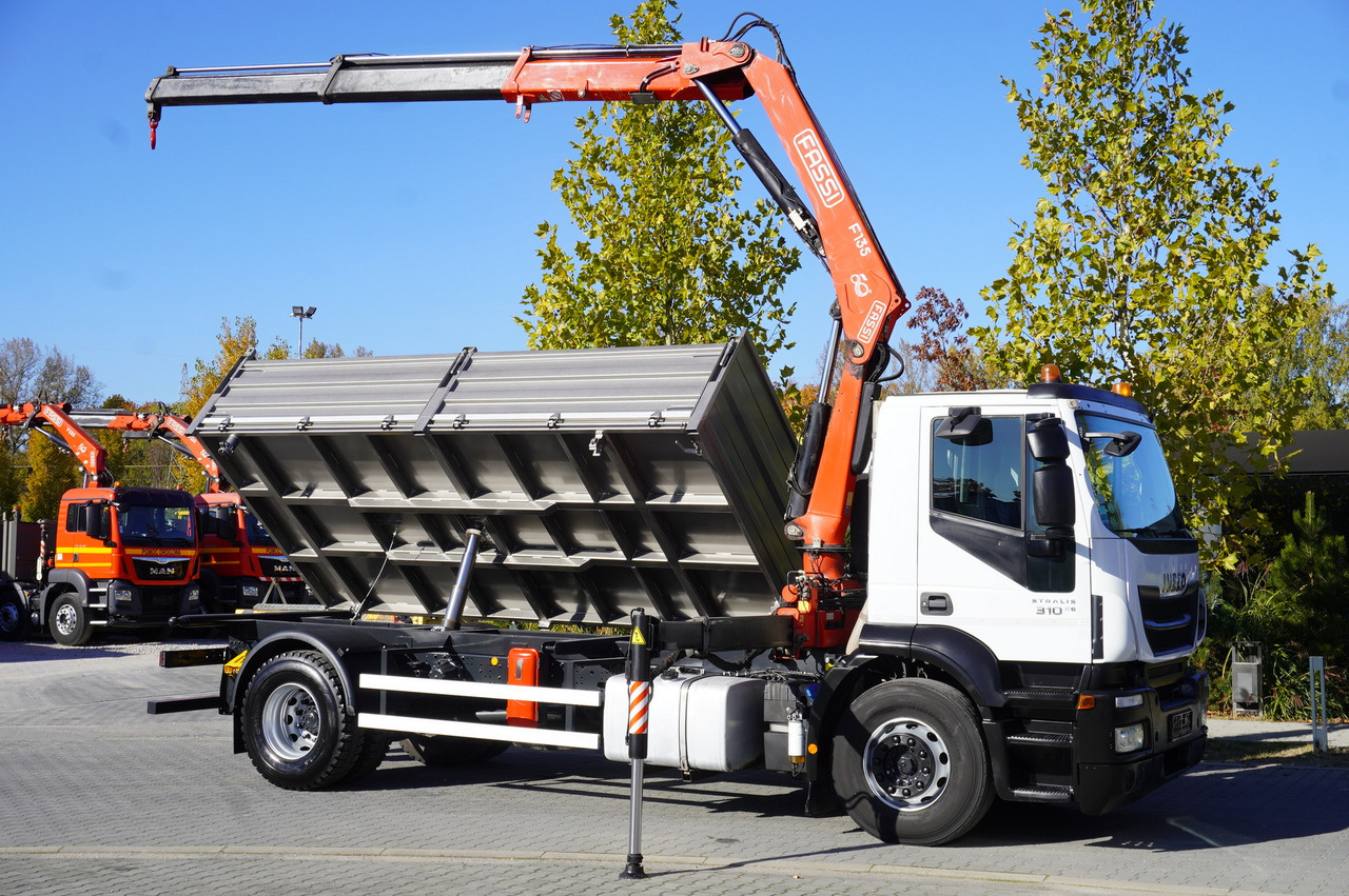 Camião grua IVECO Stralis 310 E6 / NEW 3-sided tipper / Fassi F135 crane with remote control: foto 18