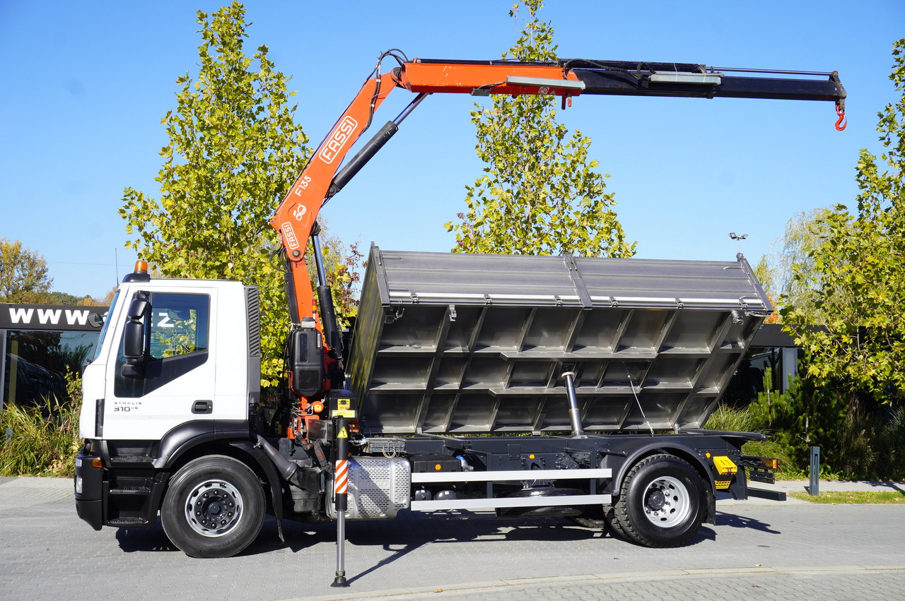 Camião grua IVECO Stralis 310 E6 / NEW 3-sided tipper / Fassi F135 crane with remote control: foto 6