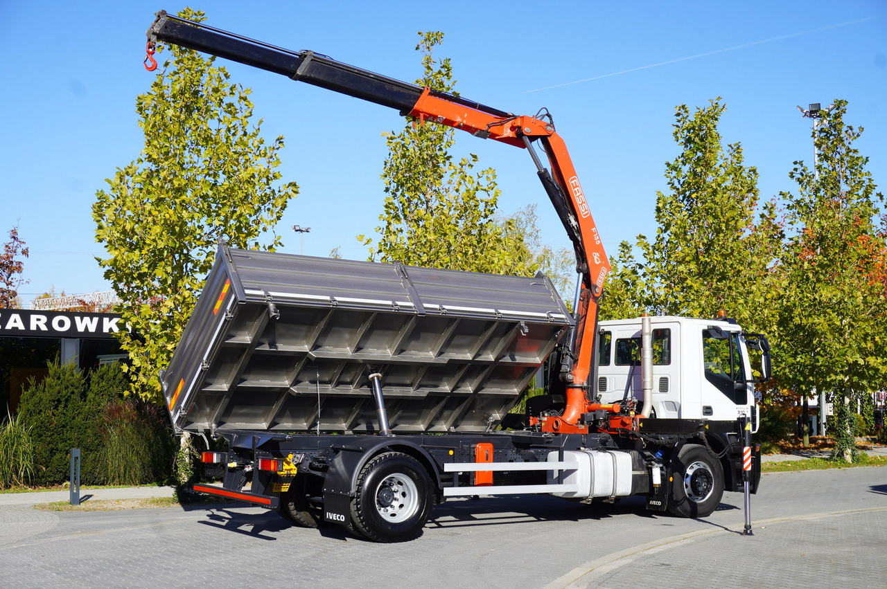 Camião grua IVECO Stralis 310 E6 / NEW 3-sided tipper / Fassi F135 crane with remote control: foto 17