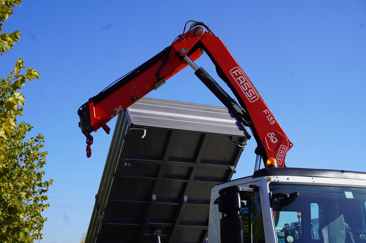 Camião grua IVECO Stralis 310 E6 / NEW 3-sided tipper / Fassi F135 crane with remote control: foto 39