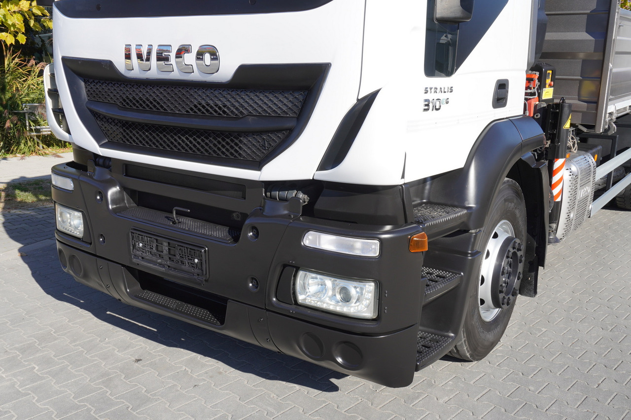 Camião grua IVECO Stralis 310 E6 / NEW 3-sided tipper / Fassi F135 crane with remote control: foto 30