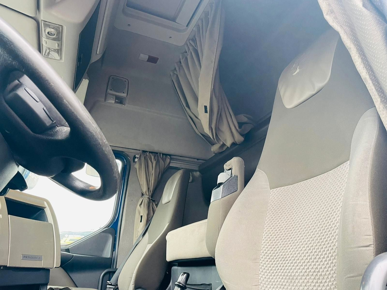 Camião de lona Renault Premium 460 P6X2 EEV: foto 13 Camião de lona Renault Premium 460 P6X2 EEV: foto 13