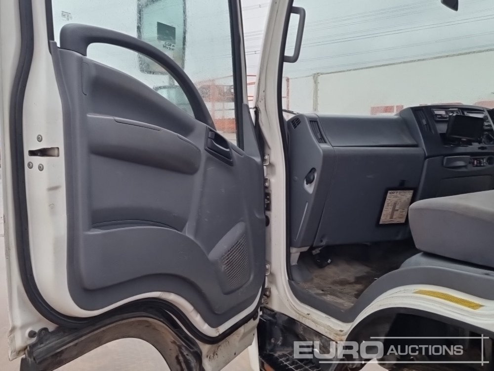 Camião basculante 2015 Isuzu N75.150: foto 19