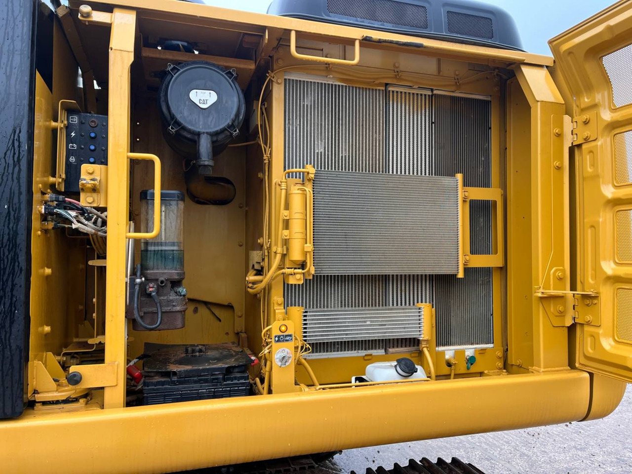 Escavadora de rastos CAT 320F: foto 15